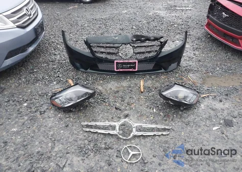 2019 Mercedes-Benz C 300 4Matic z USA, uszkodzony, nr VIN 55SWF8EB6KU283136